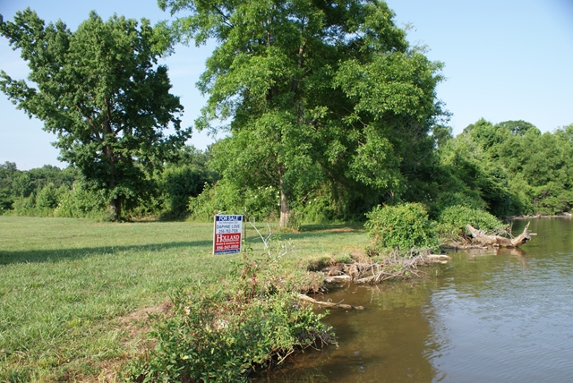8 Naomi Dr, Rogersville, AL 35652