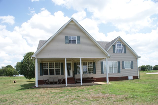 123 Vista Shores Rd, Rogersville, AL 35652