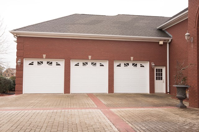 550 Thornton Dr, Rogersville, AL 35652
