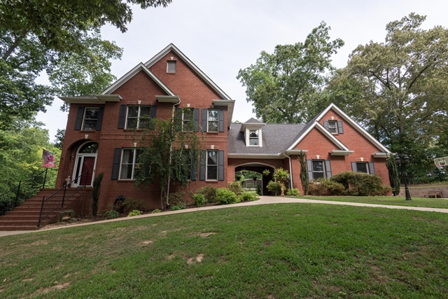 586 York Dr, Rogersville, AL 35652