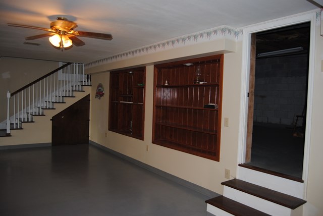1133 York Dr, Rogersville, AL 35652