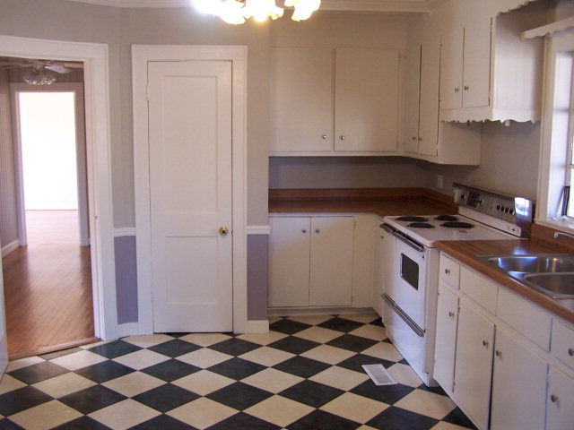 310 Hemlock St, Russellville, AL 35653