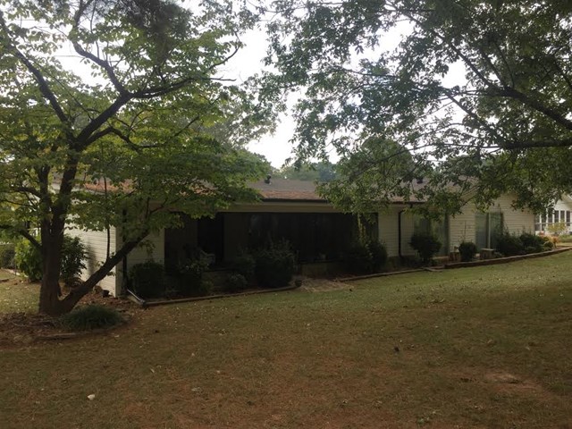 210 Oak Hill Ave, Sheffield, AL 35660