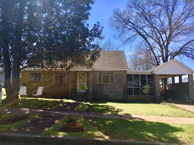 1608 Ridge Dr., Sheffield, AL 35660