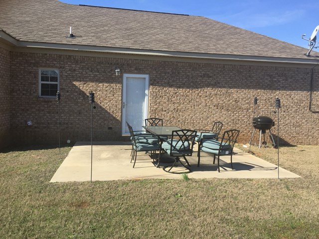 122 Windsor Dr, Muscle Shoals, AL 35661