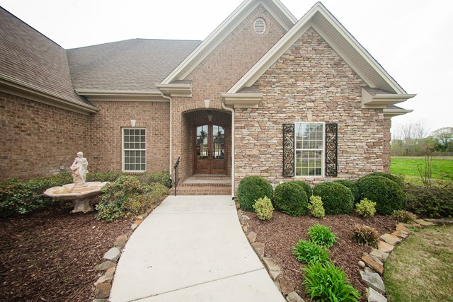 602 Cambridge Cr, Muscle Shoals, AL 35661