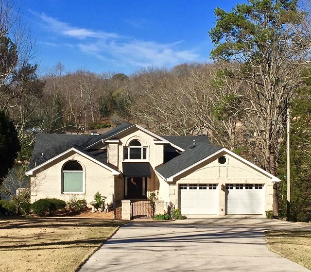 444 Elm Dr, Muscle Shoals, AL 35661