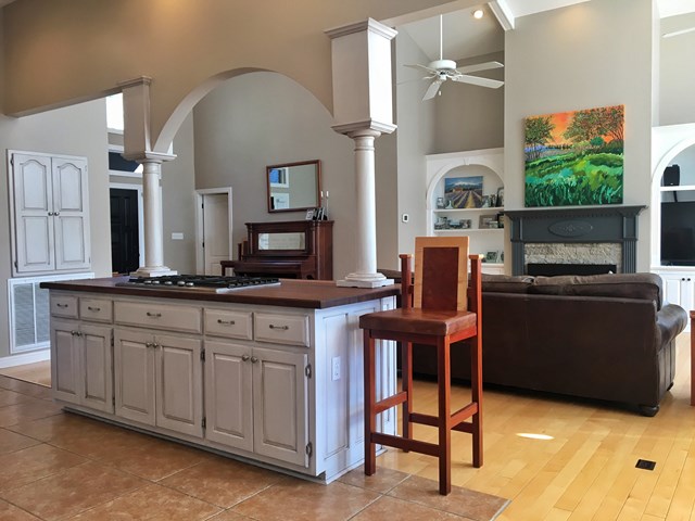 444 Elm Dr, Muscle Shoals, AL 35661