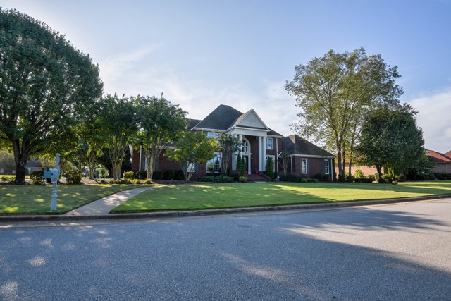 1906 Brentwood, Muscle Shoals, AL 35661