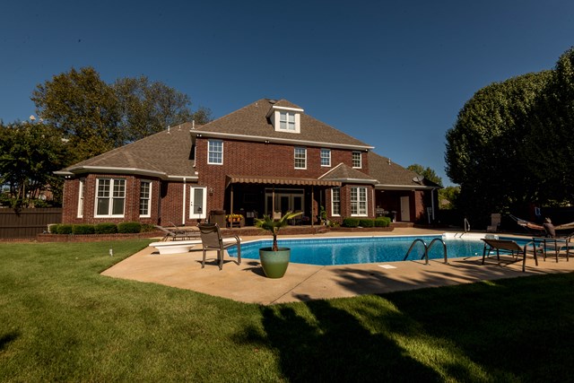 1906 Brentwood, Muscle Shoals, AL 35661