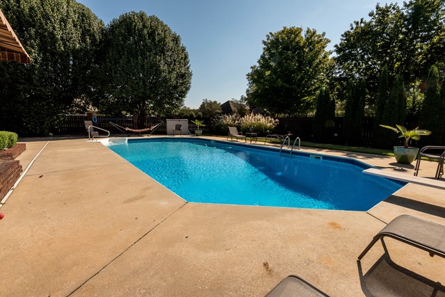 1906 Brentwood, Muscle Shoals, AL 35661