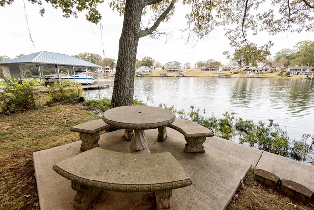 75 Virginia Shores, Muscle Shoals, AL 35661