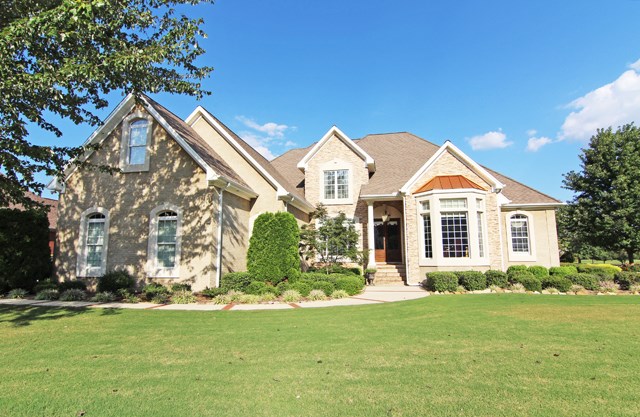 400 Laurel Oak Dr, Muscle Shoals, AL 35661