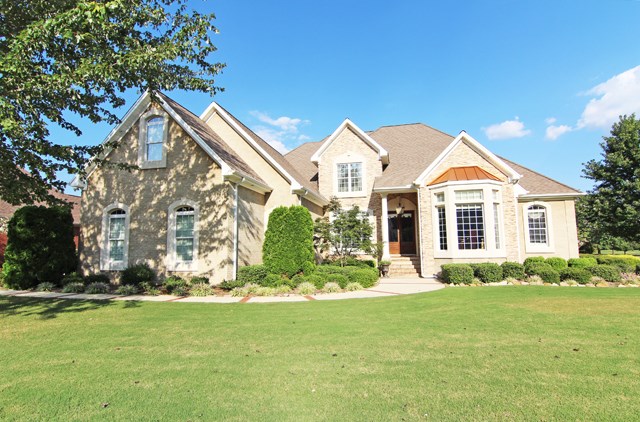 400 Laurel Oak Dr, Muscle Shoals, AL 35661