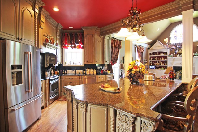 400 Laurel Oak Dr, Muscle Shoals, AL 35661