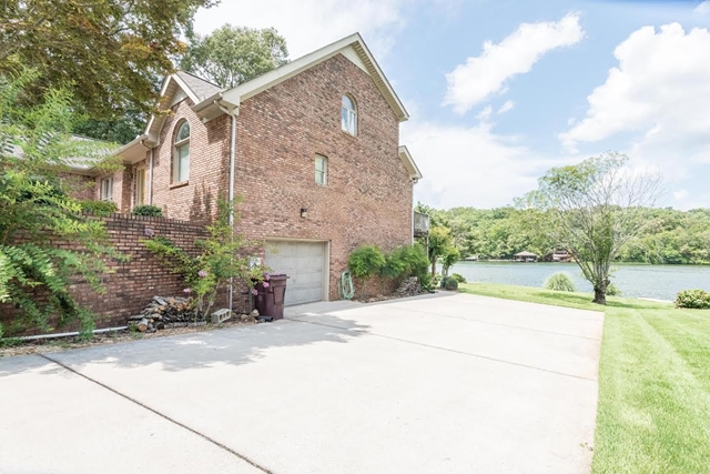 126 Donnegan Cove, Muscle Shoals, AL 35661