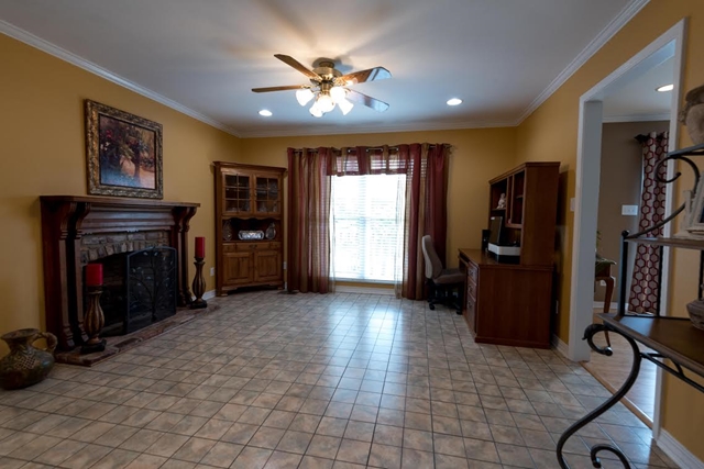 126 Donnegan Cove, Muscle Shoals, AL 35661