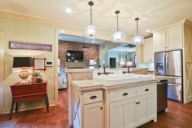 127 Jeff Dr, Tuscumbia, AL 35674