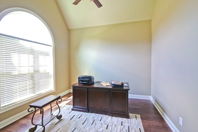 121 Ashley Dr, Tuscumbia, AL 35674