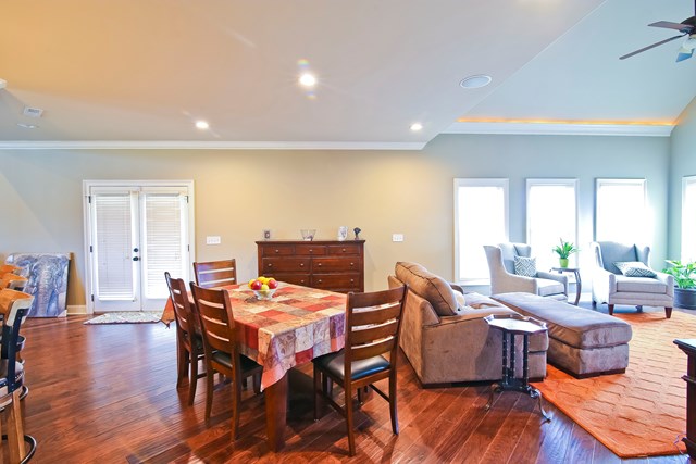 121 Ashley Dr, Tuscumbia, AL 35674