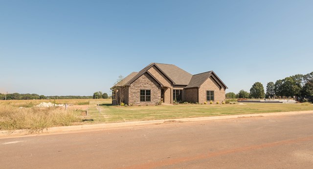 203 Stone Ridge Rd, Tuscumbia, AL 35674