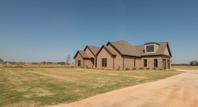 203 Stone Ridge Rd, Tuscumbia, AL 35674