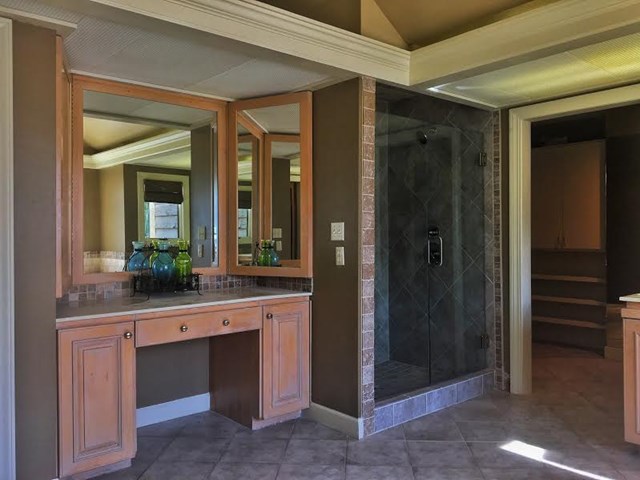 200 Barnett Place, Tuscumbia, AL 35674