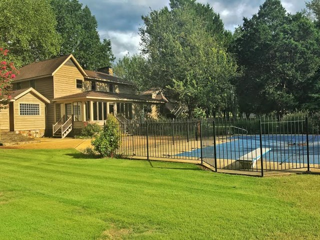 200 Barnett Place, Tuscumbia, AL 35674