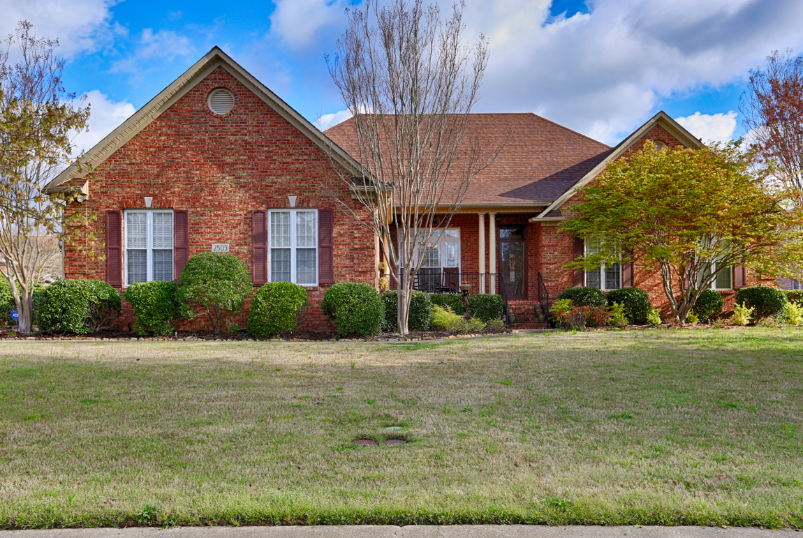 2505 Cranfield Drive, Owens Cross Roads, AL 35763