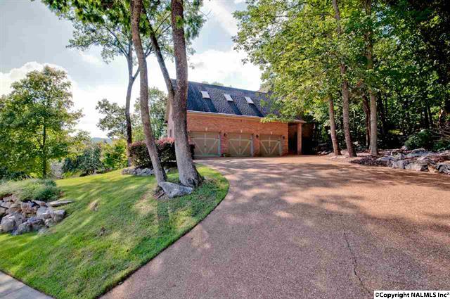 2914 Turnberry Drive, Hampton Cove, AL 35763