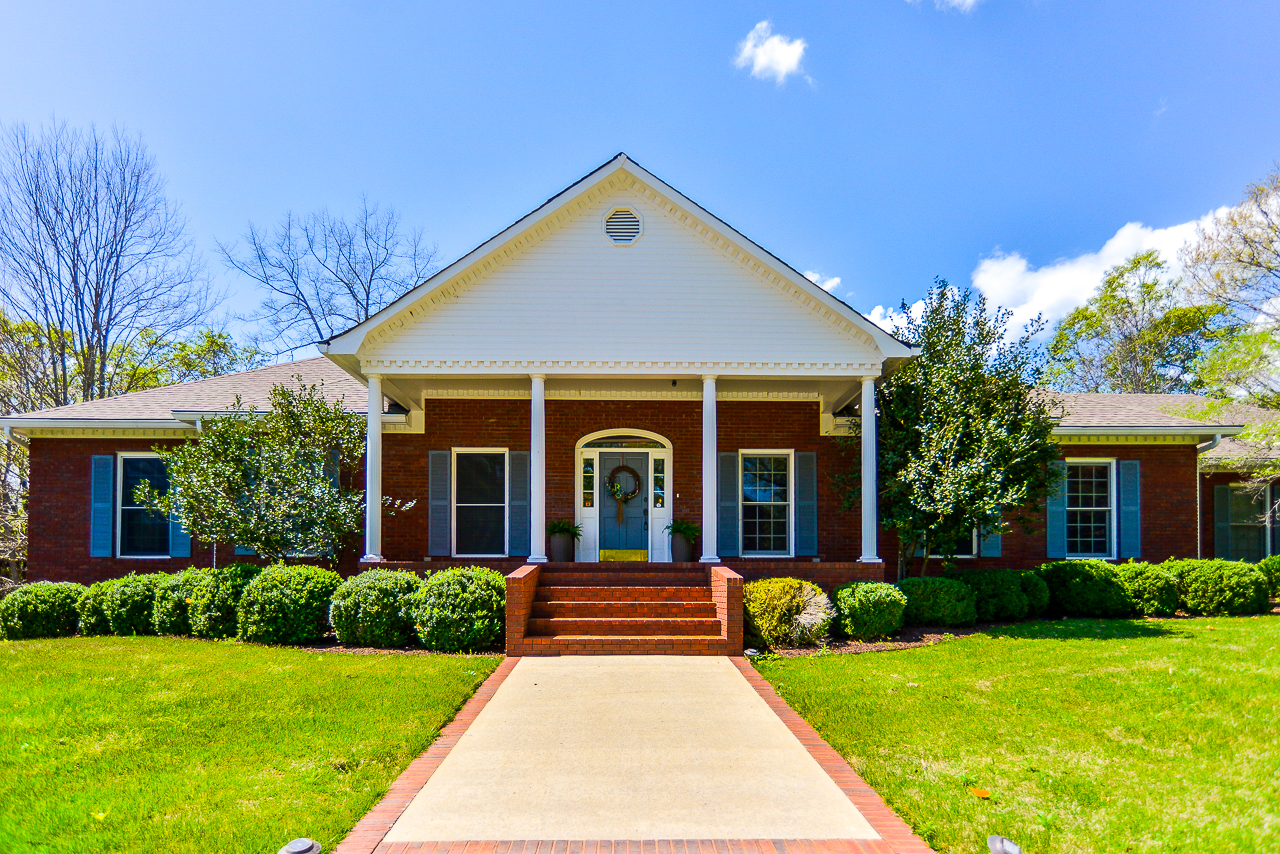 102 Willowchase Drive, Scottsboro, AL 35769