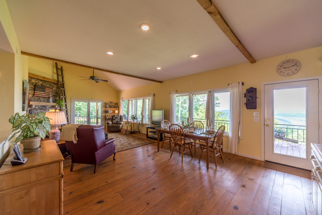 972Loper Lane, Guntersville, AL 35976