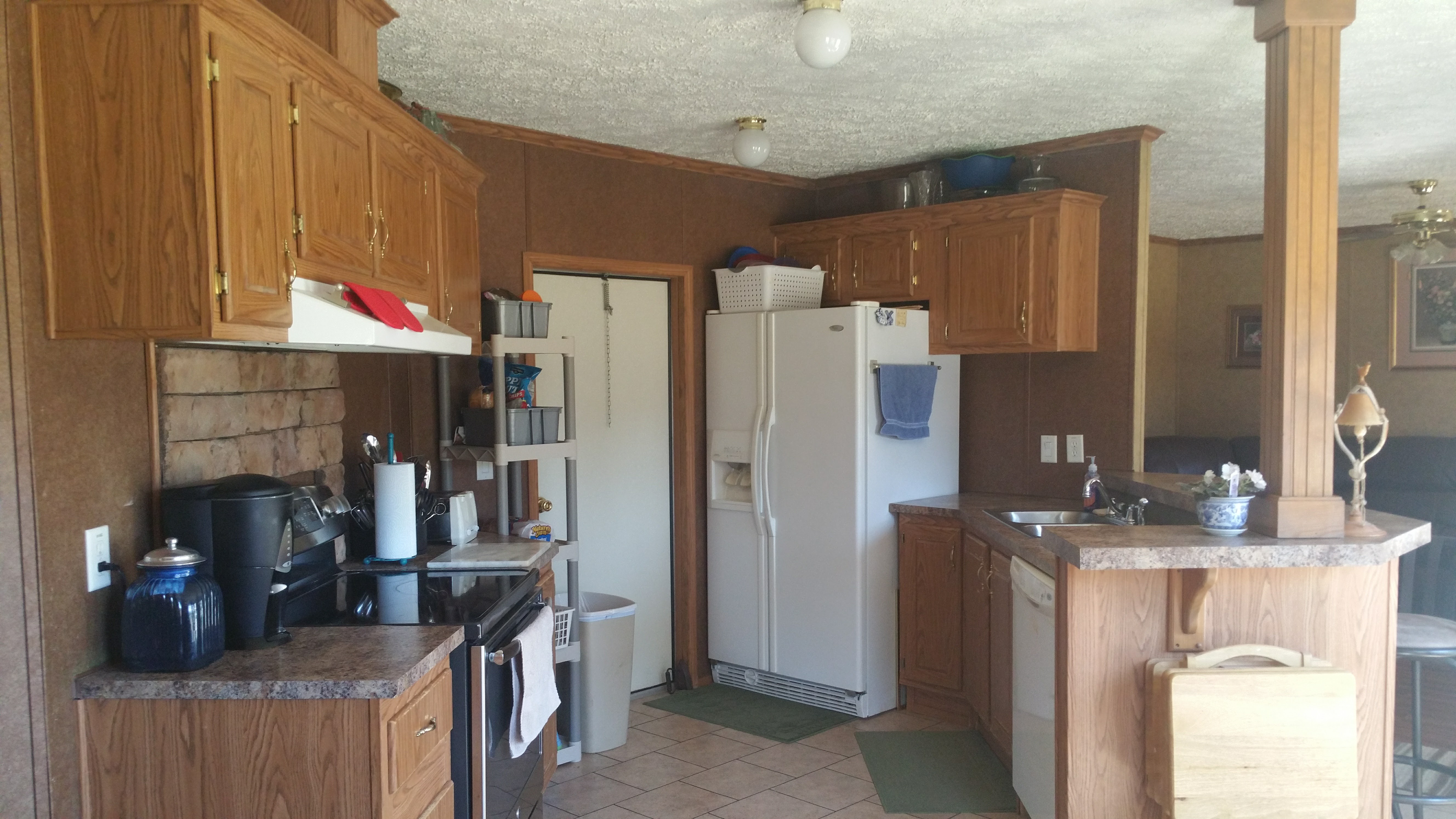 337 Coosa Ridge Rd, Deatsville, AL 36022