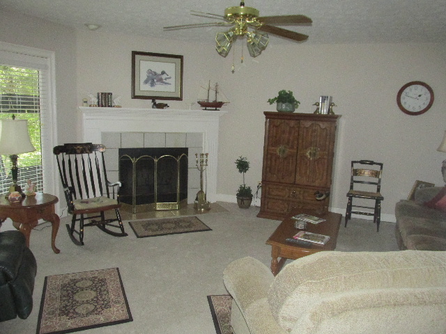 390 Shady Nook Drive, Deatsville, AL 36022