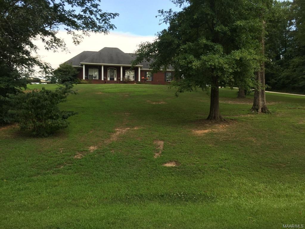 415 Shady Nook Drive, Deatsville, AL 36022