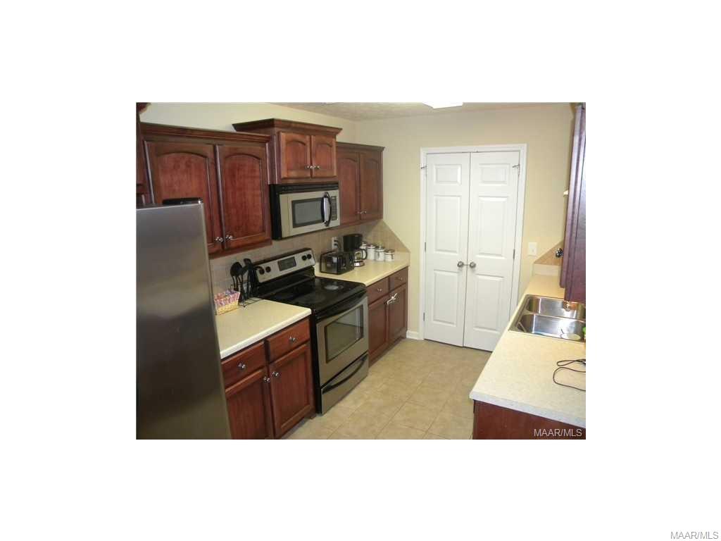 716 Buena Vista Loop, Prattville, AL 36067