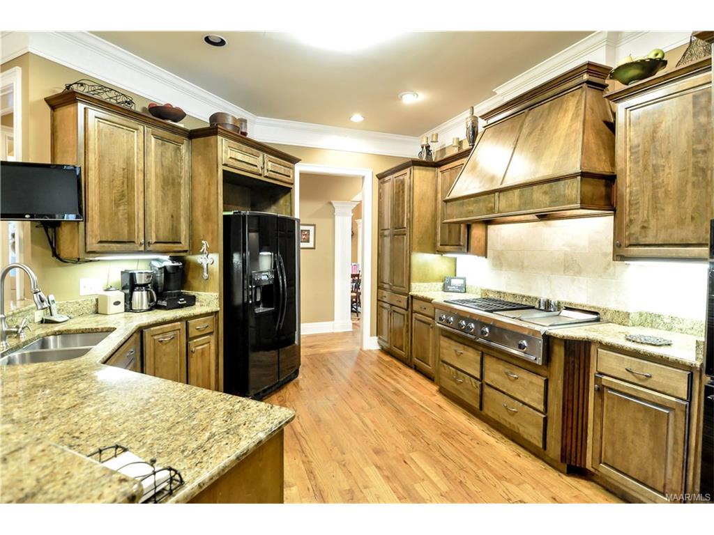 809 Mountain Lake Court, Prattville, AL 36067