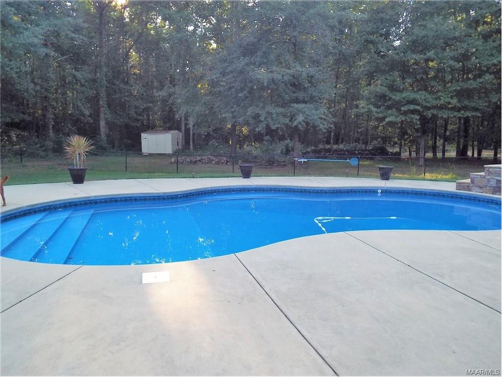 158 County Road 29 ., Prattville, AL 36067