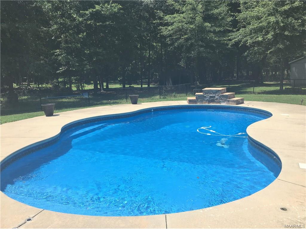 158 County Road 29 ., Prattville, AL 36067