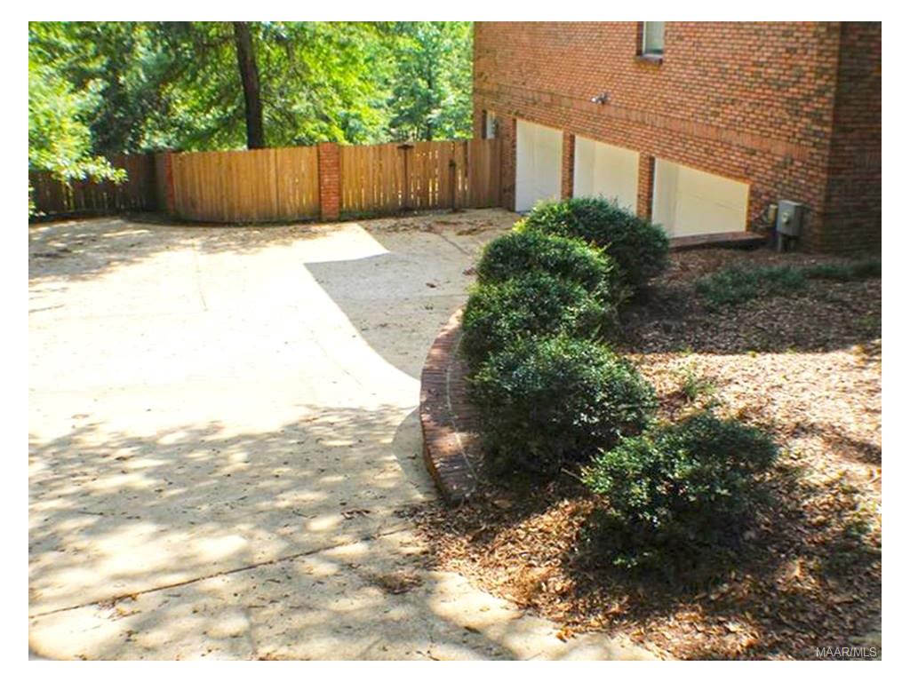 834 FAIRWOOD Drive, Prattville, AL 36067