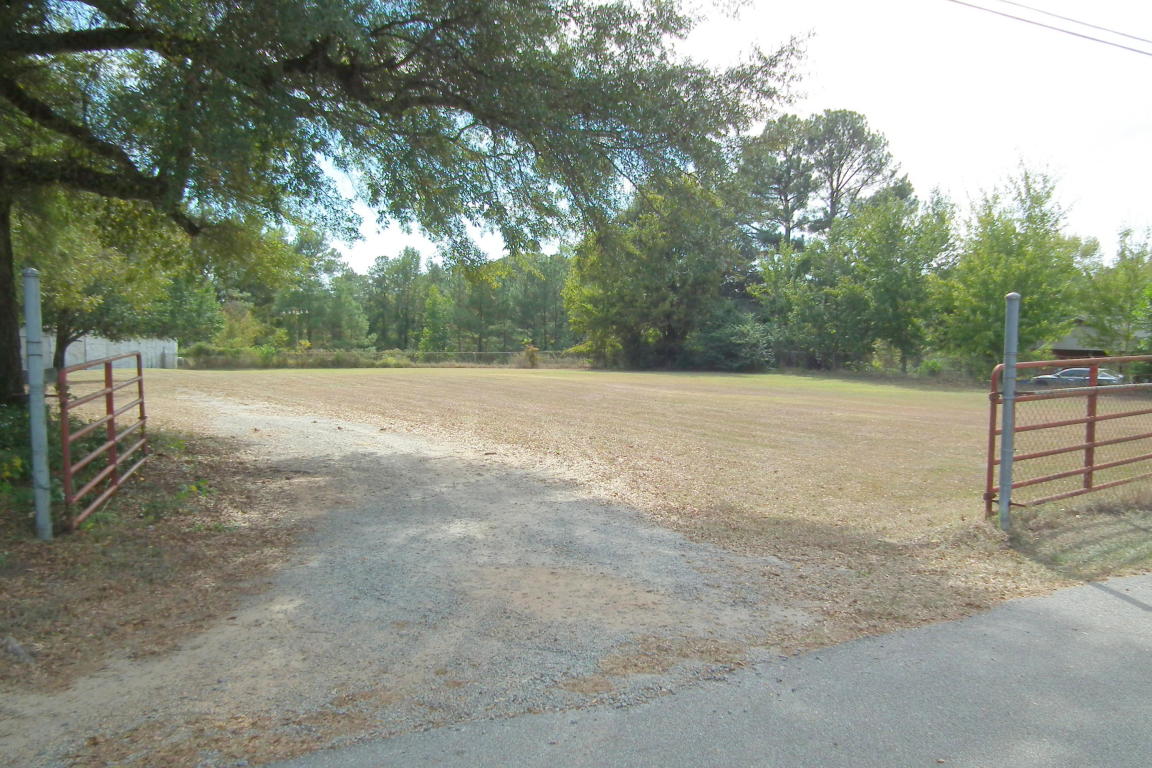 201 Pinehurst, Tallassee, AL 36078