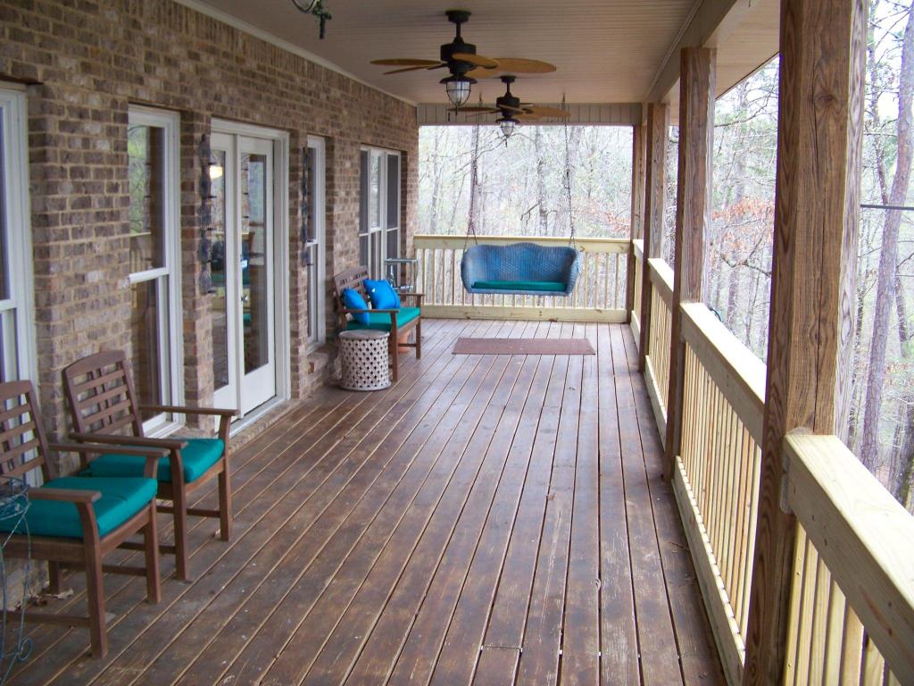 335 HIGH POINT Dr, Tallassee, AL 36078