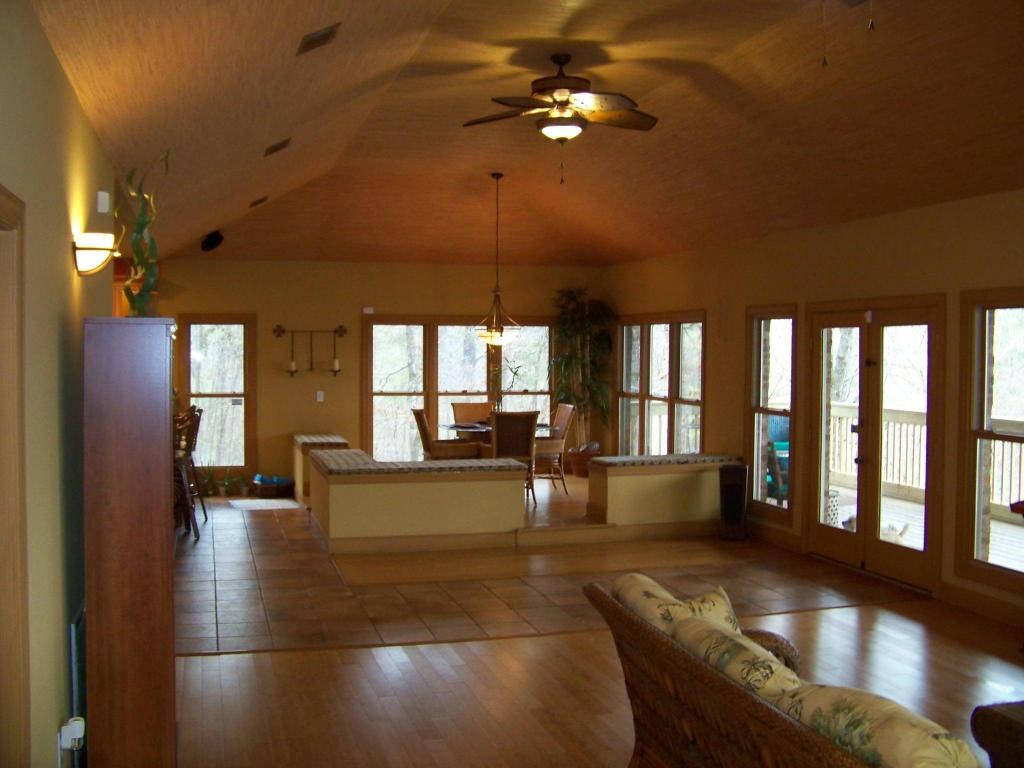 335 HIGH POINT Dr, Tallassee, AL 36078