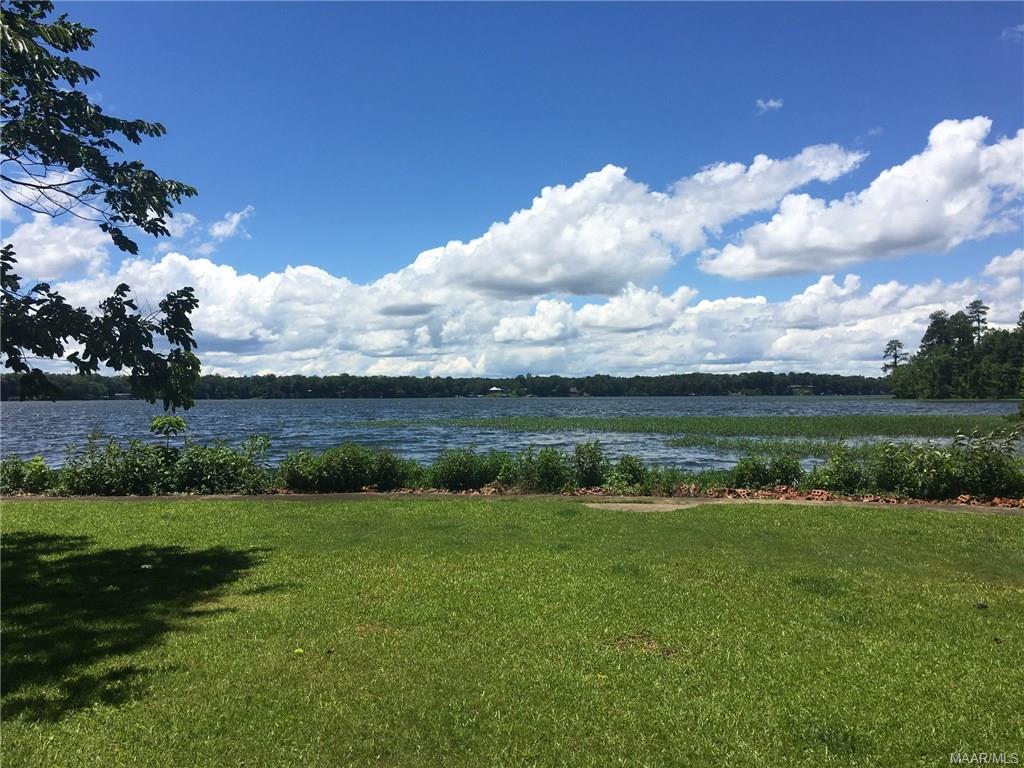 924 Lakeland Drive, Titus, AL 36080