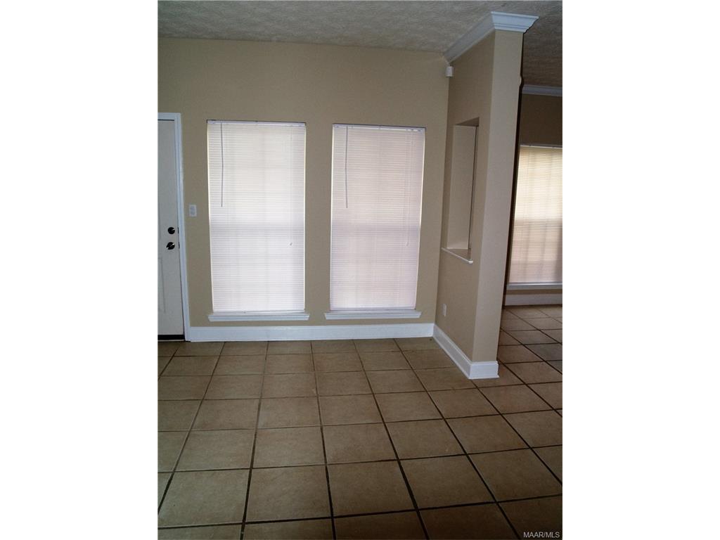 81 Oakleigh Dr. Drive, Wetumpka, AL 36092