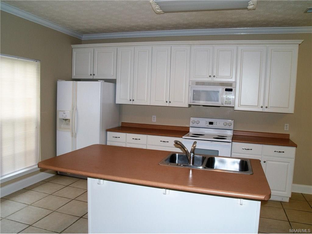 81 Oakleigh Dr. Drive, Wetumpka, AL 36092