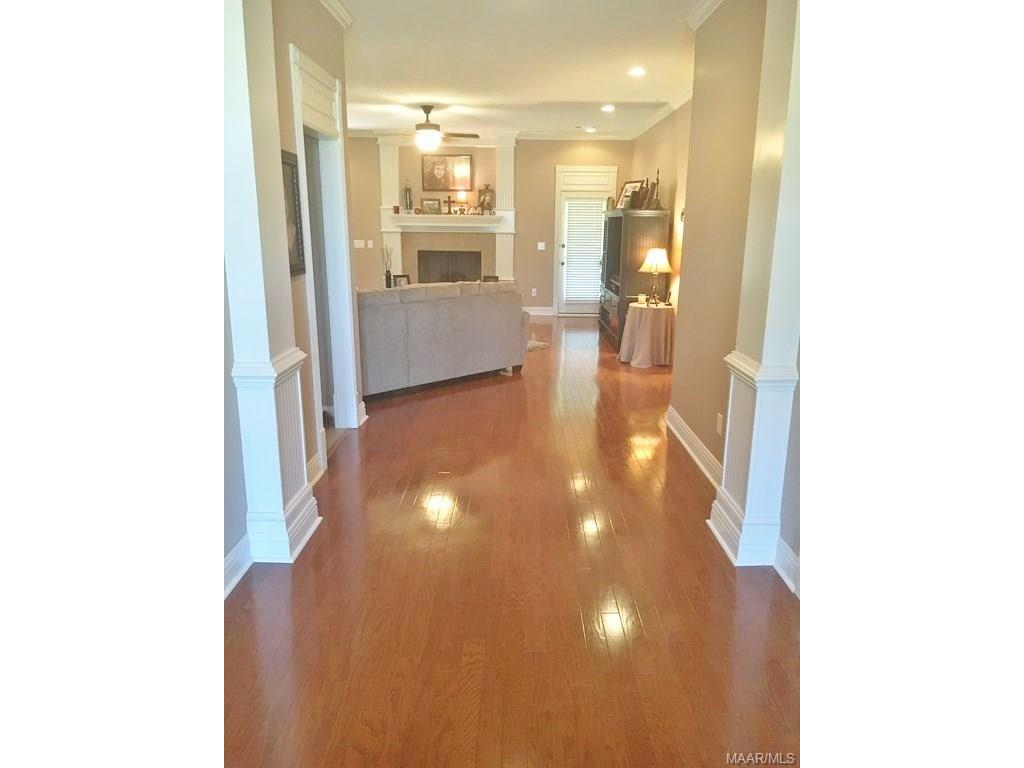 124 Fox Glenn Lair ., Wetumpka, AL 36093