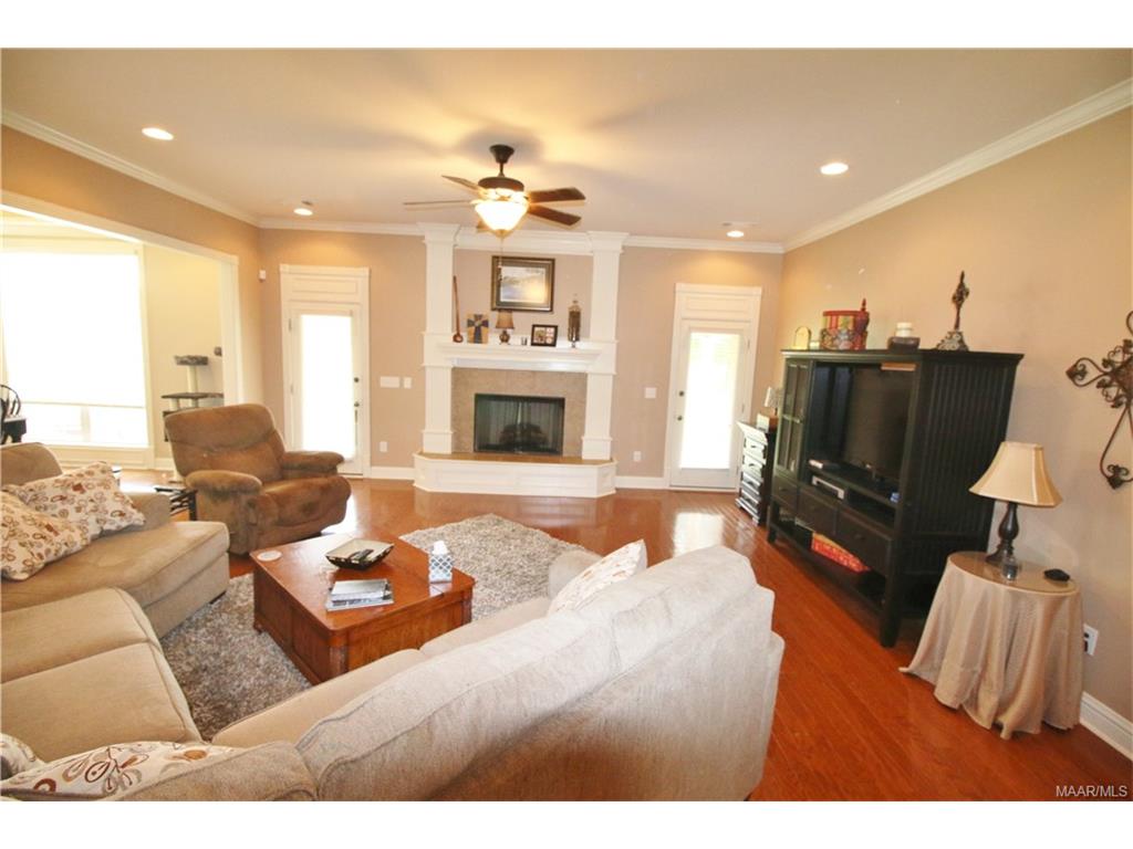 124 Fox Glenn Lair ., Wetumpka, AL 36093