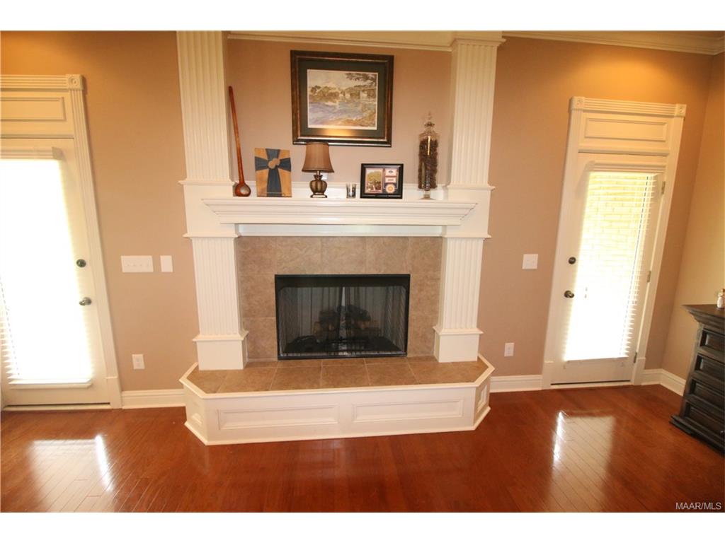 124 Fox Glenn Lair ., Wetumpka, AL 36093