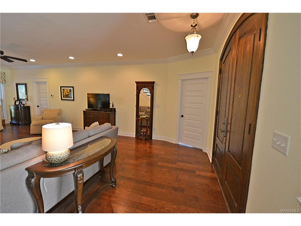 105 Jackson Lane, Wetumpka, AL 36093